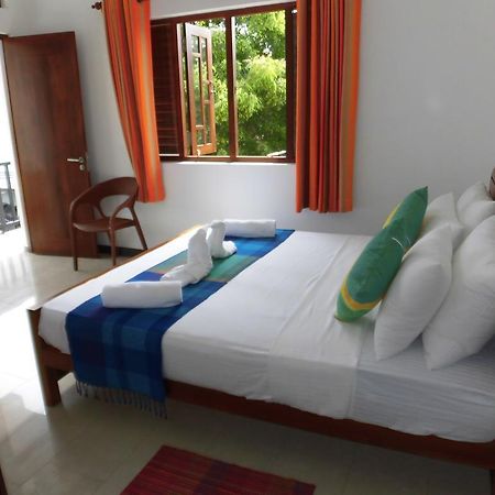 Pick & Go White House Bed & Breakfast Negombo Exterior foto