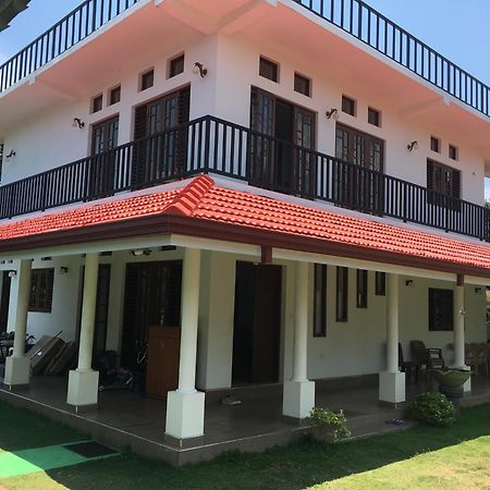 Pick & Go White House Bed & Breakfast Negombo Exterior foto