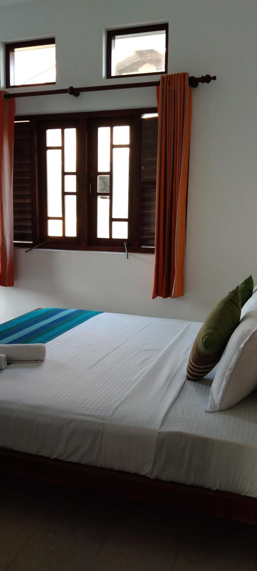 Pick & Go White House Bed & Breakfast Negombo Exterior foto