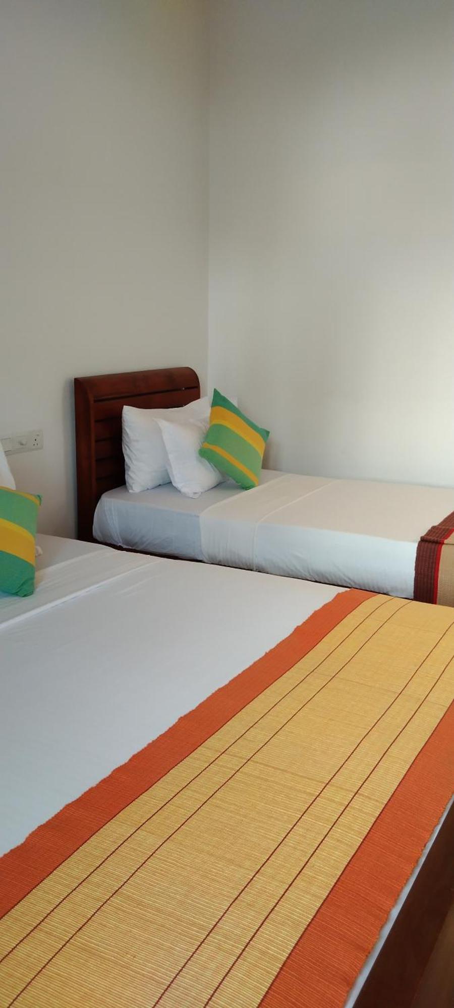 Pick & Go White House Bed & Breakfast Negombo Exterior foto