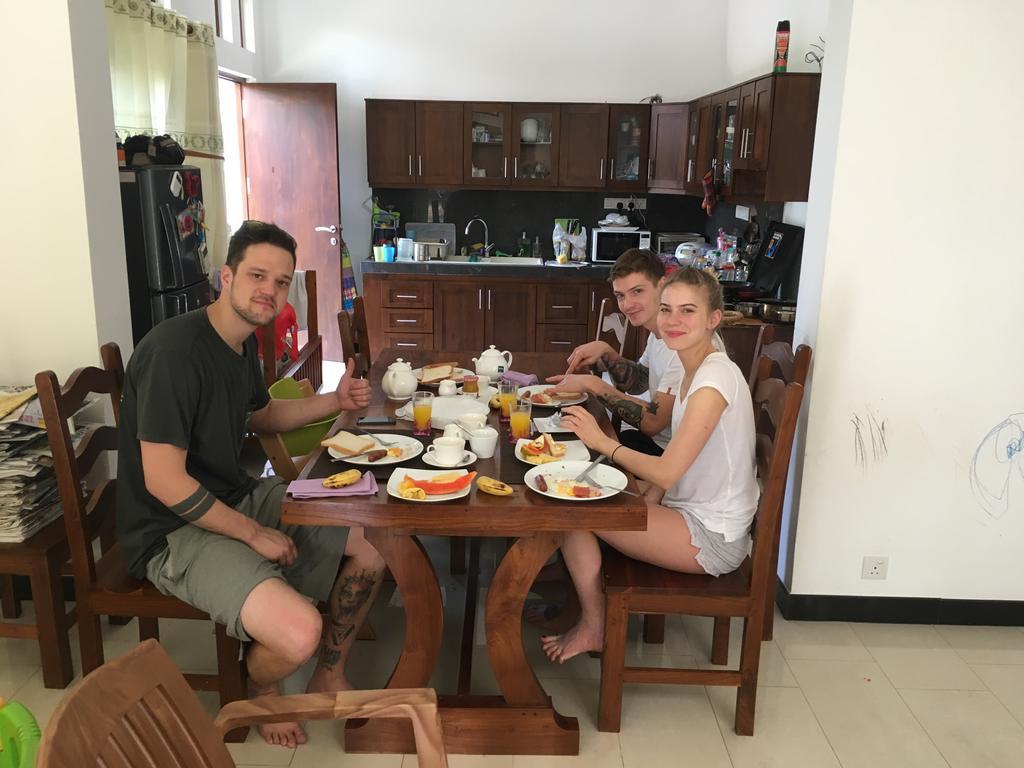 Pick & Go White House Bed & Breakfast Negombo Exterior foto