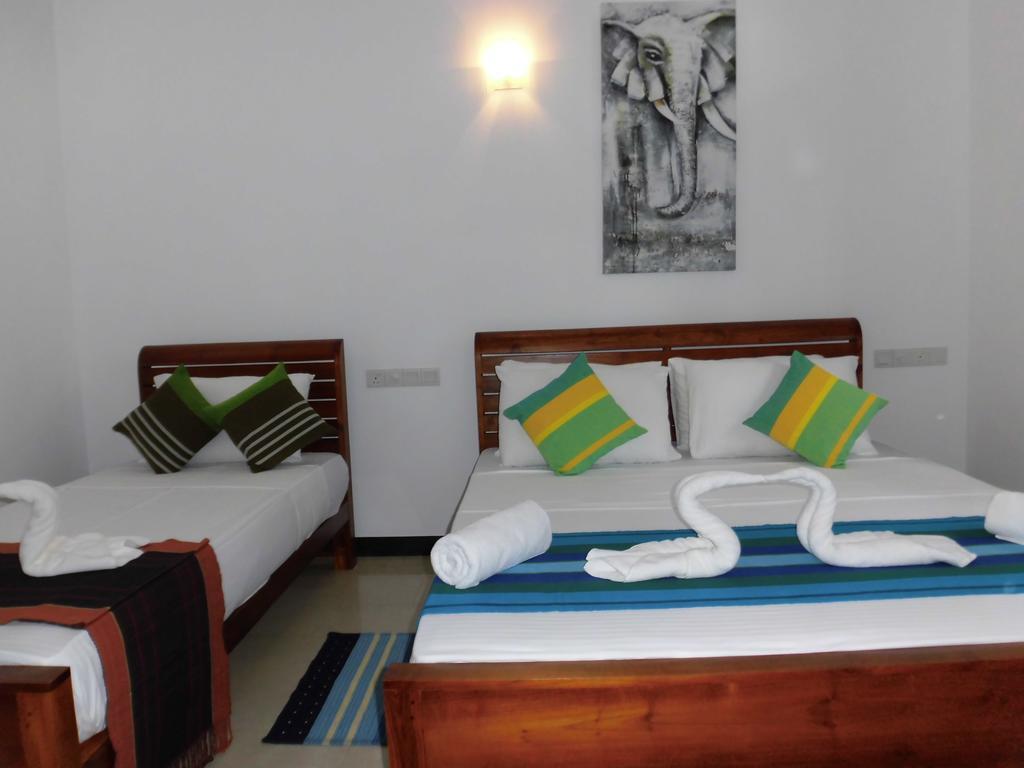 Pick & Go White House Bed & Breakfast Negombo Exterior foto