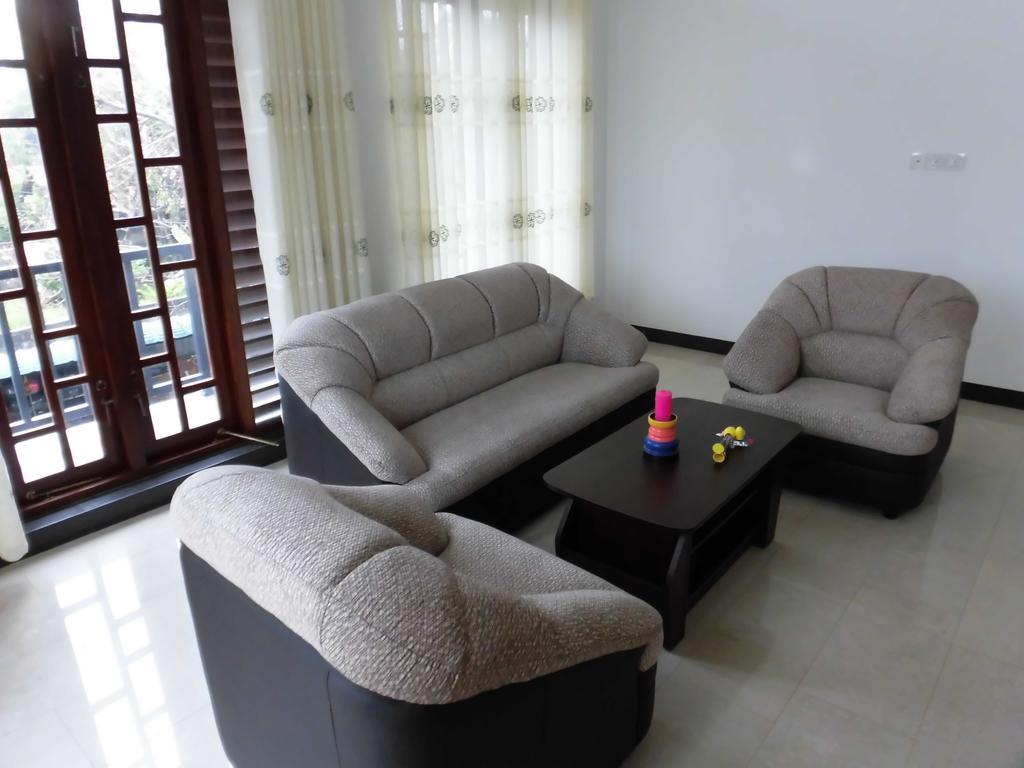 Pick & Go White House Bed & Breakfast Negombo Exterior foto