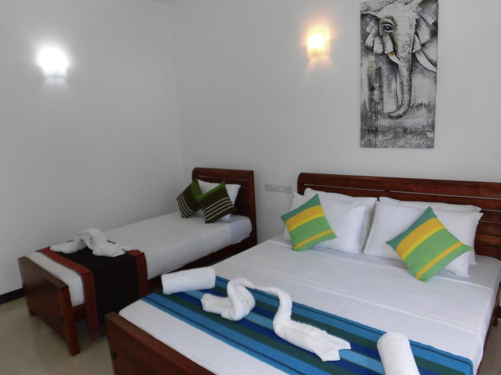 Pick & Go White House Bed & Breakfast Negombo Exterior foto