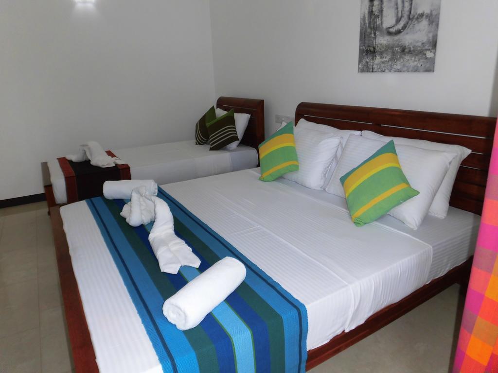 Pick & Go White House Bed & Breakfast Negombo Exterior foto