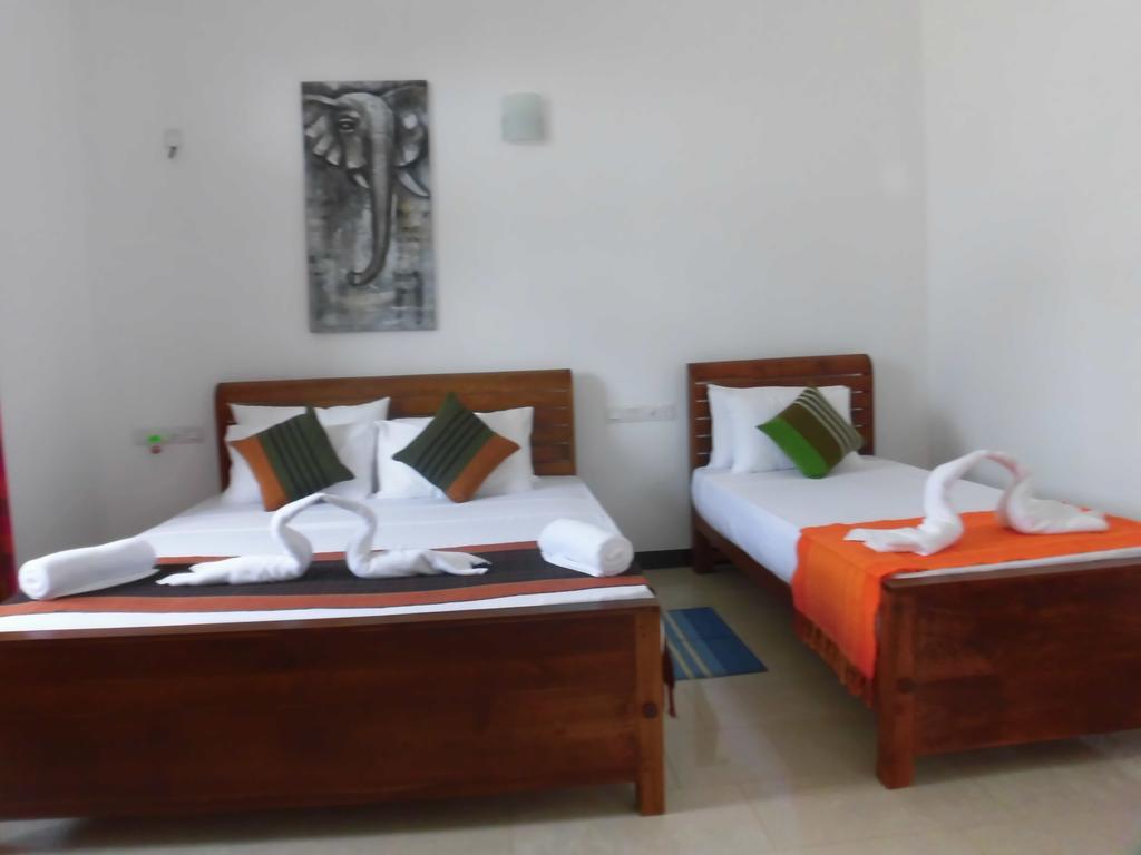 Pick & Go White House Bed & Breakfast Negombo Exterior foto