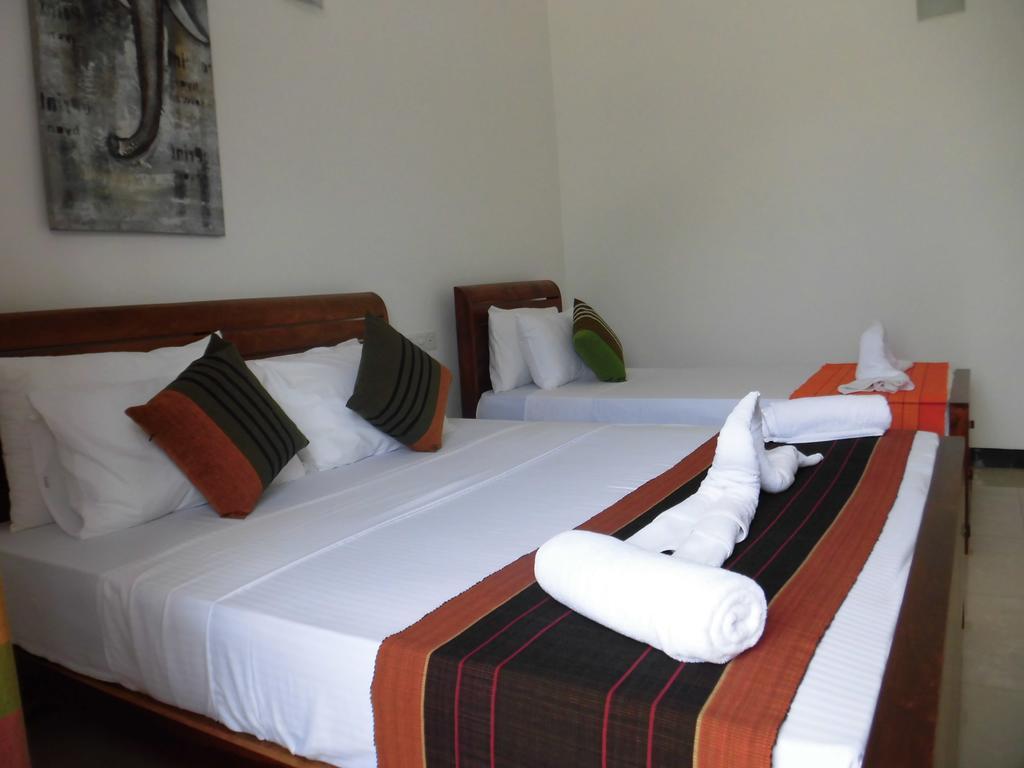 Pick & Go White House Bed & Breakfast Negombo Exterior foto