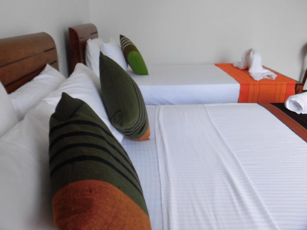 Pick & Go White House Bed & Breakfast Negombo Exterior foto