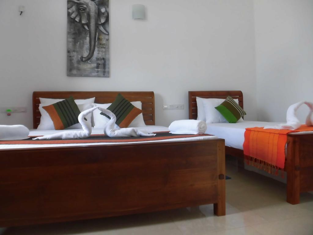 Pick & Go White House Bed & Breakfast Negombo Exterior foto