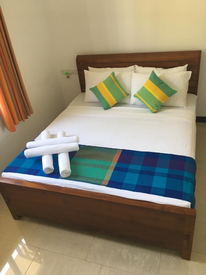 Pick & Go White House Bed & Breakfast Negombo Exterior foto