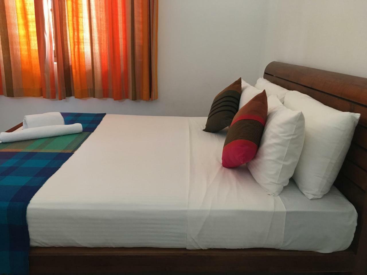 Pick & Go White House Bed & Breakfast Negombo Exterior foto