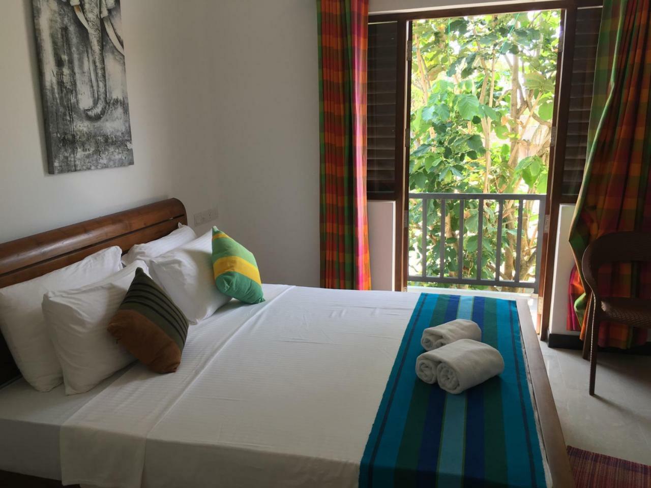 Pick & Go White House Bed & Breakfast Negombo Exterior foto